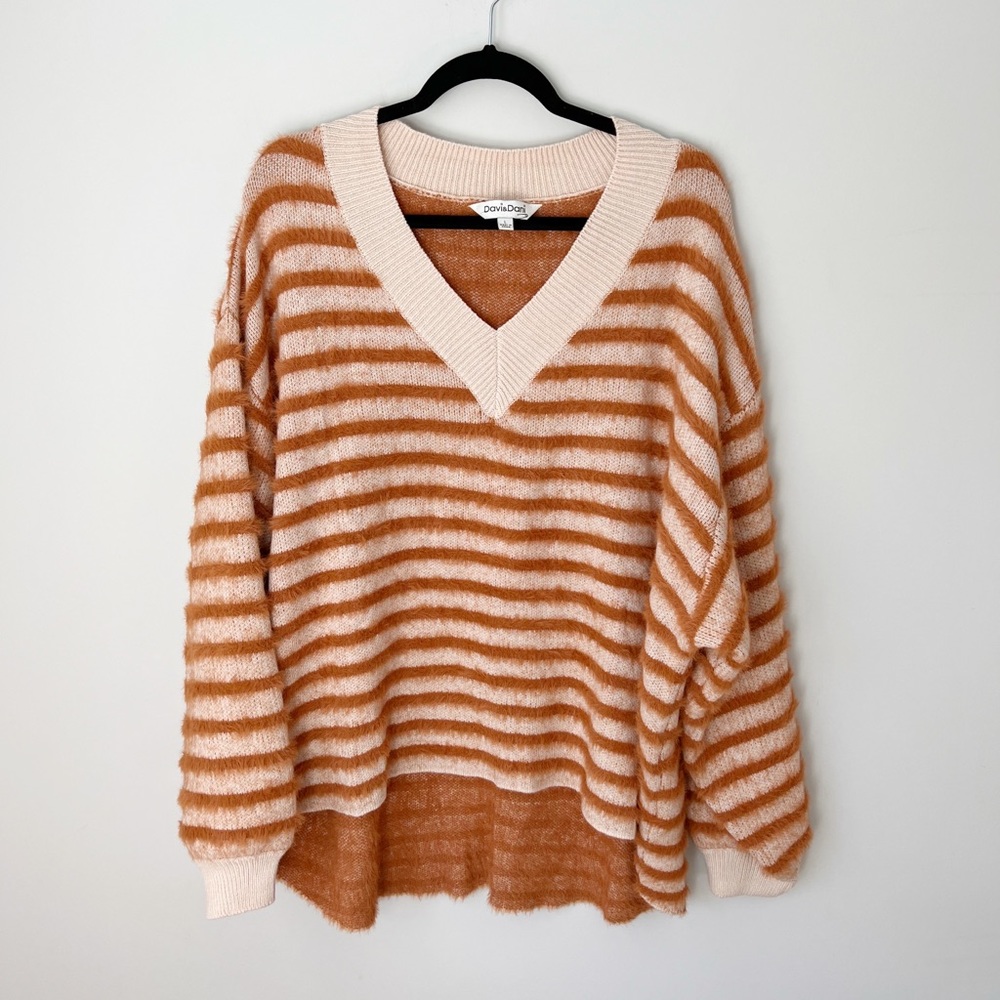 Davi & Dani Long Sleeve V-Neck Striped Sweater Size Large